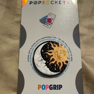 Pop sockets